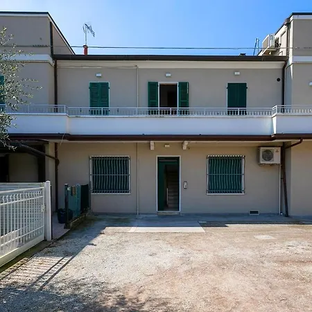 Summer - Casa A Due Passi Dal Mare Con Free Parking E Wi-fi Appartamento